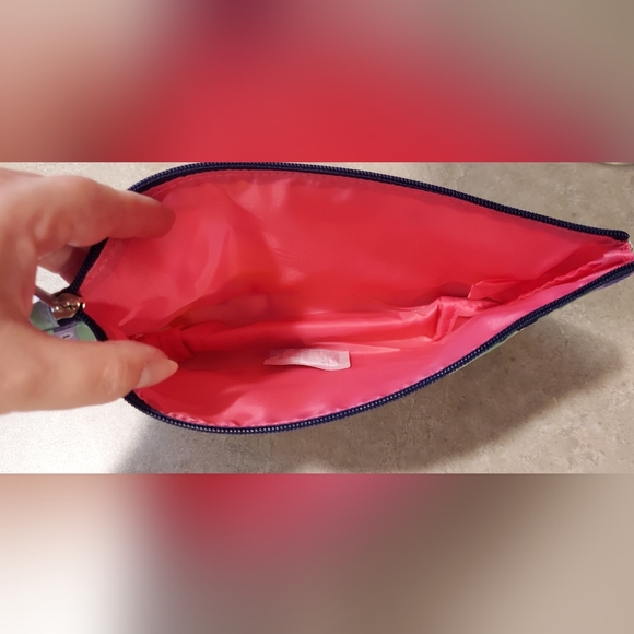 KATE SPADE/CLINIQUE NWT Cosmetic Bag with Zippered Top. - Picture 4 of 8
